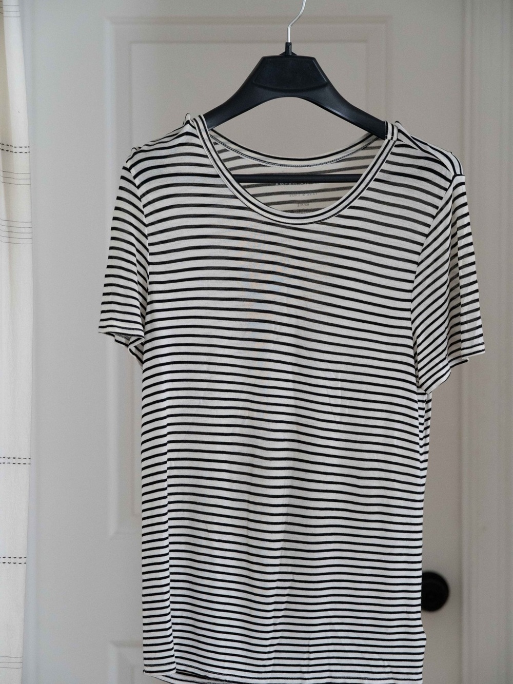 American Eagle Striped Short Sleeve Tee White & Black- Small